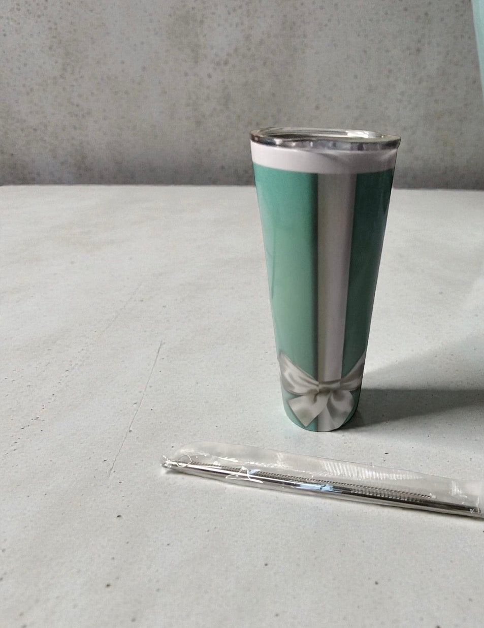 Elegant Gift Box-Inspired 20oz Tumbler with Straw